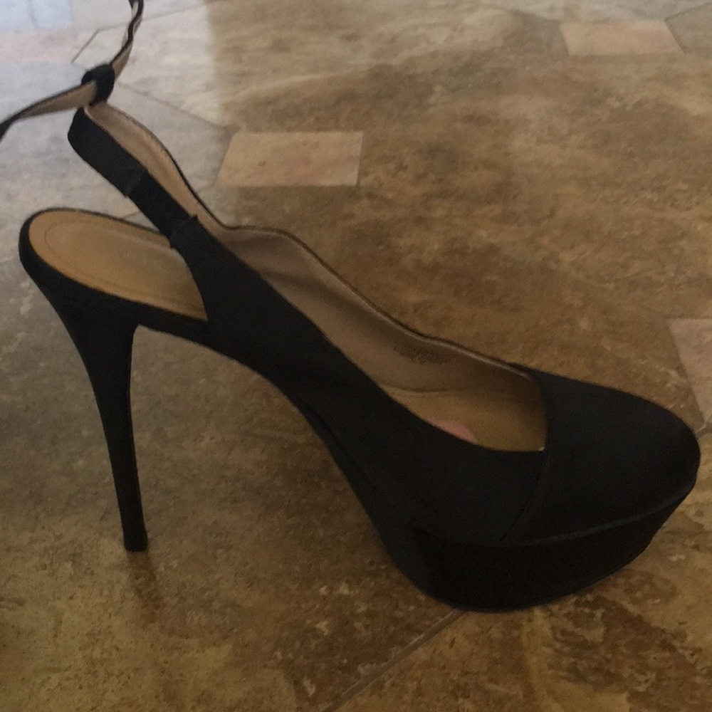 NWOT Paris Hilton heels.